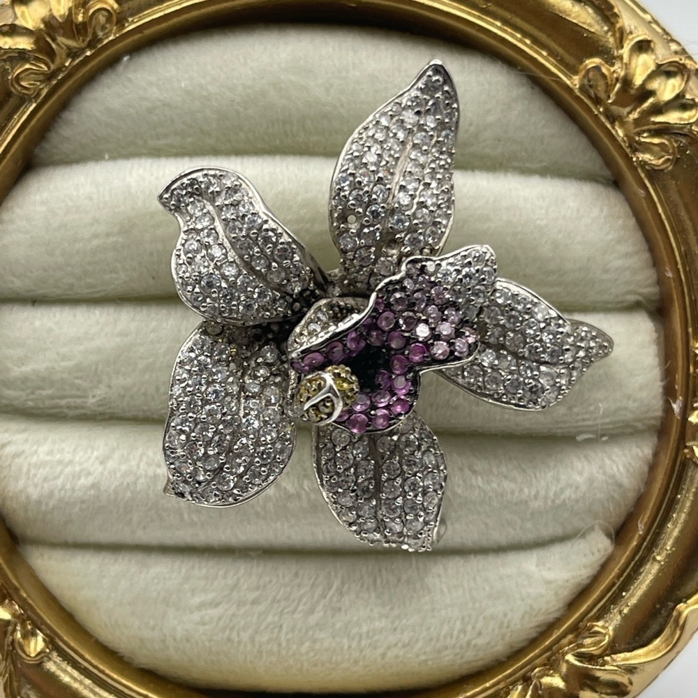 NWT nOir Crystal Flower and Bumblebee Silver Tone Statement Ring Size 6